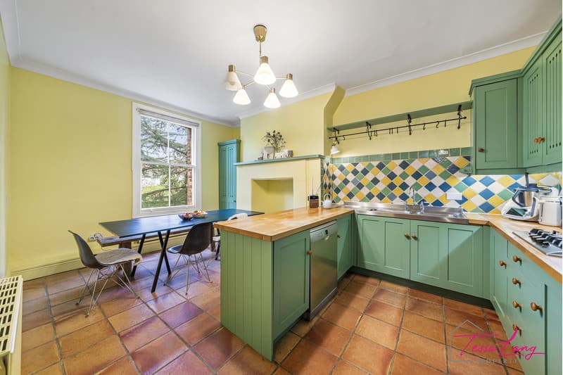 Photo 10 of 15, Highgate West Hill