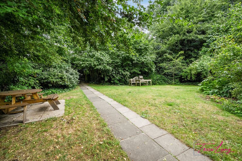 Photo 13 of 15, Highgate West Hill