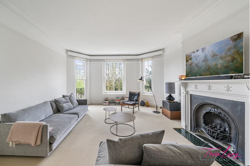 Photo 3 of 15, Highgate West Hill