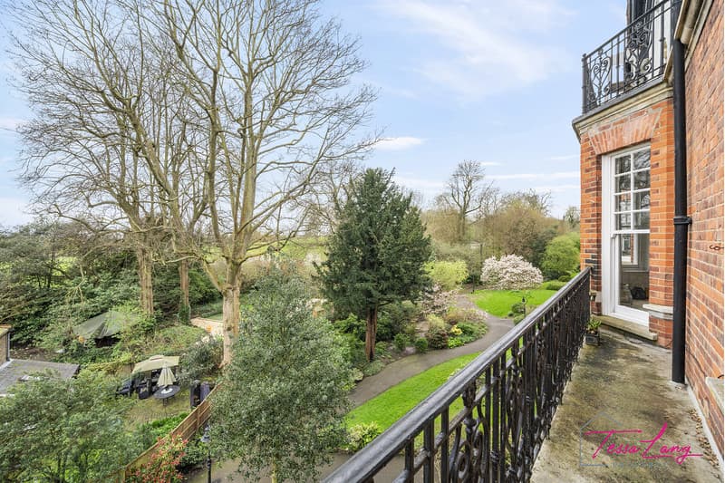 Photo 8 of 15, Highgate West Hill