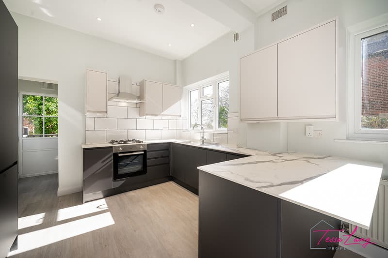 Photo 3 of 18, Muswell Hill Road