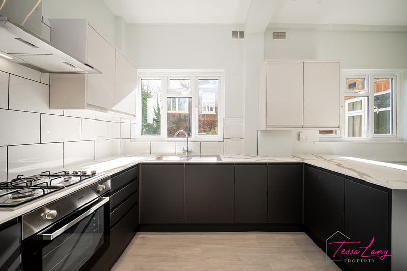 Photo 4 of 18, Muswell Hill Road