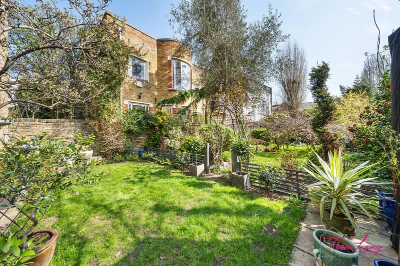 Photo 4 of 12, Chalcot Gardens