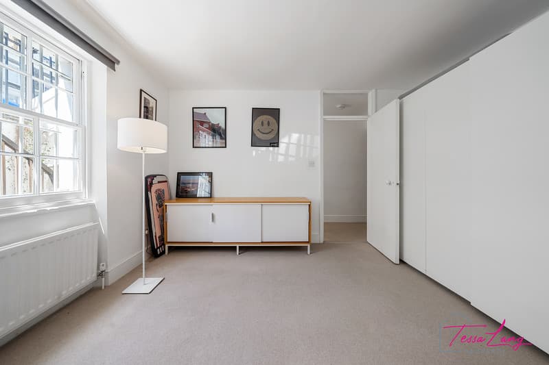 Photo 11 of 12, Gloucester Avenue