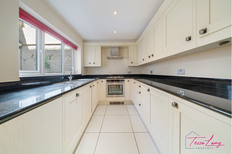 Photo 2 of 19, Elizabeth Mews