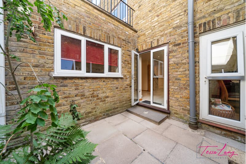 Photo 4 of 19, Elizabeth Mews