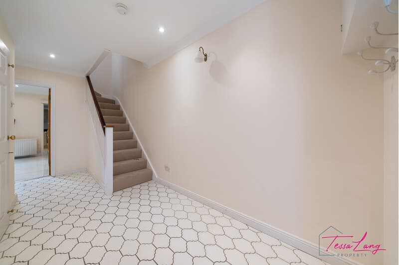 Photo 7 of 19, Elizabeth Mews