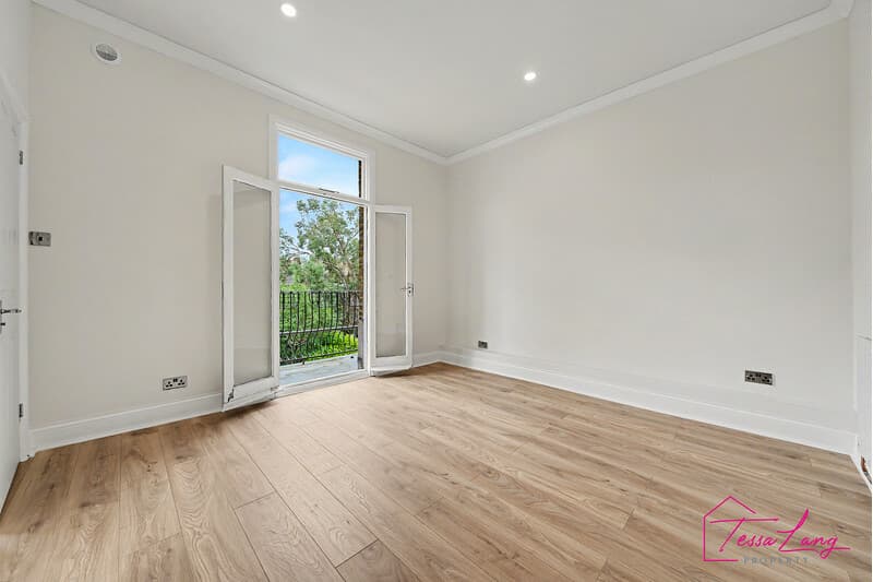 Photo 6 of 12, Goldhurst Terrace