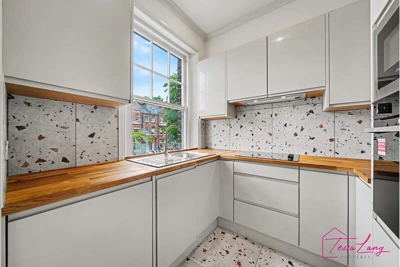 Photo 5 of 12, Goldhurst Terrace